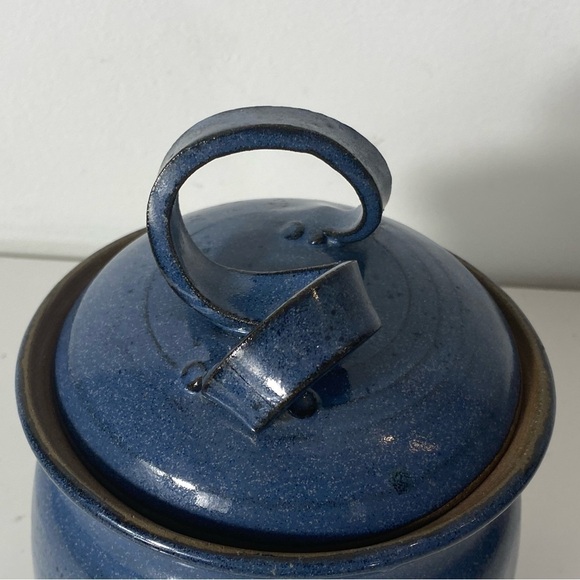 HANDMADE Wheel Thrown Pottery Jar with Lid Blue with White Design - Picture 10 of 13